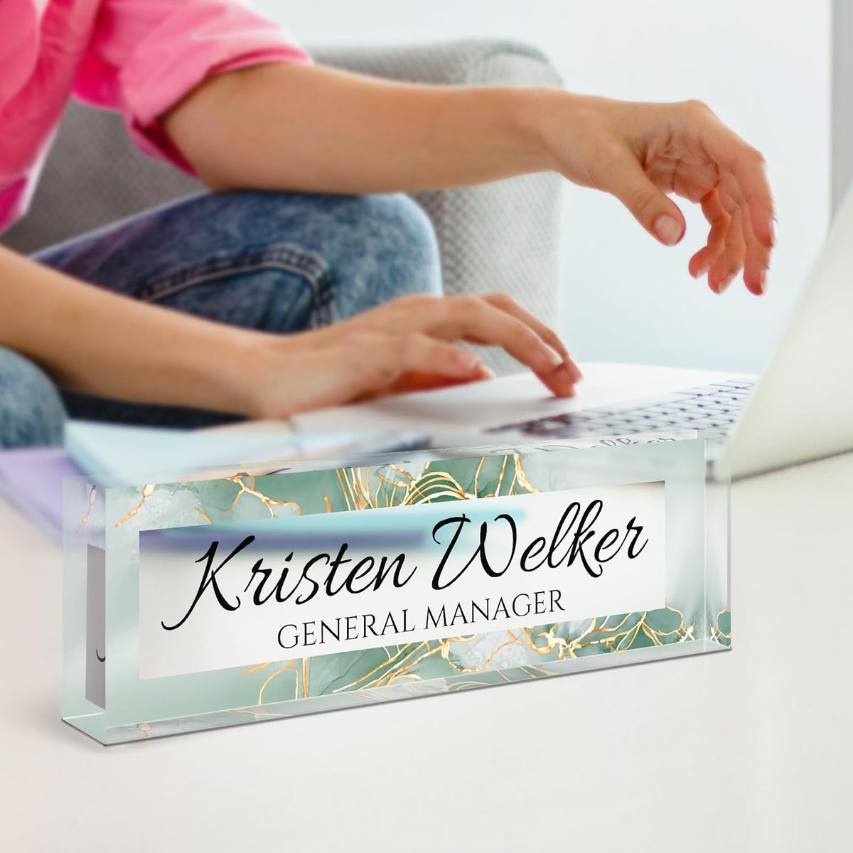 Name Plate for Desk, Desk Name Plate Personalized, Office Decor for Women Men, Acrylic Desktop Accessories, Office Appreciation Gifts for Boss Social Workers Nurse Teacher Employee (Green/Gold)