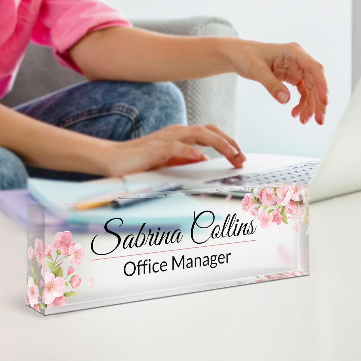Name Plate for Desk, Desk Name Plate Personalized, Pink Office Decor for Women Men, Acrylic Desktop Accessories, Office Gifts for Boss Nurse Teacher Coworker, Employee Appreciation Gift (Flowers A)